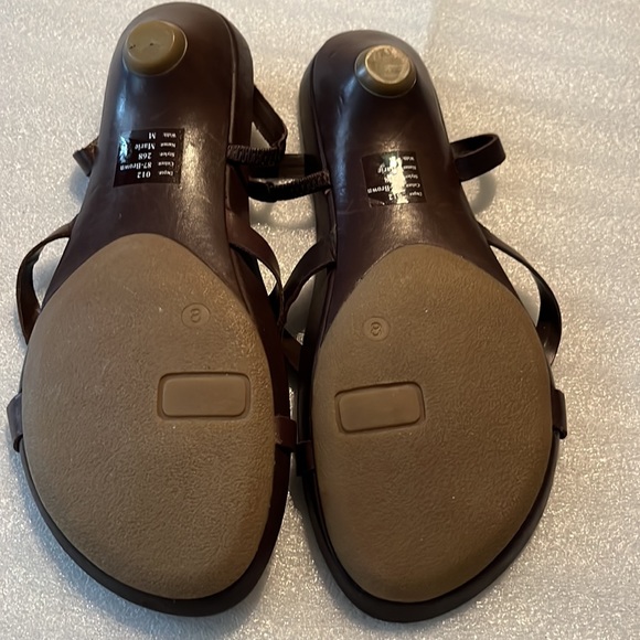 Bakers Leather Brown Sandals wrapped toe NWOT Size 8 flats - Picture 2 of 7